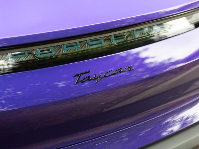 PORSCHE Taycan Photo 46