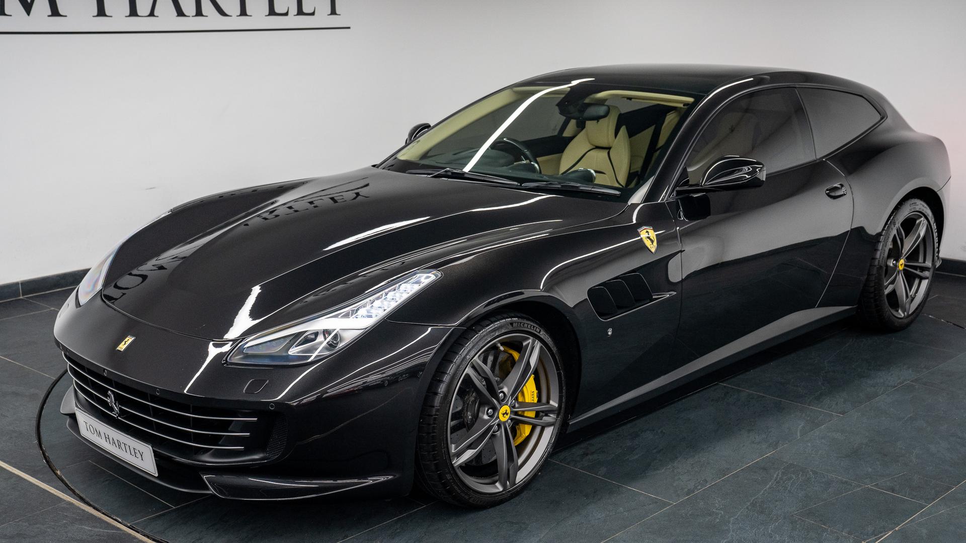 Ferrari GTC4 Lusso Photo 306de4b1-6794-4a05-b364-5ede49eecaee.jpg
