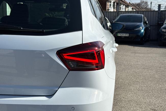 SEAT Ibiza Photo 18