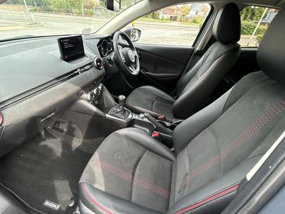 Mazda Mazda2 Photo 13