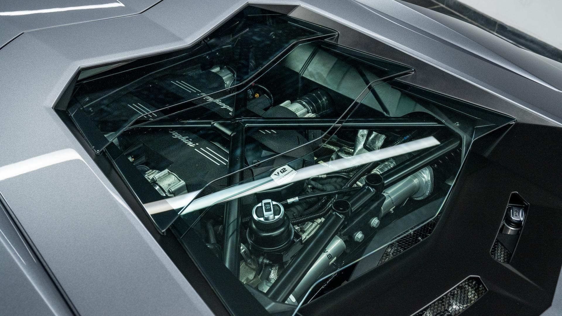 LAMBORGHINI Aventador Photo 30884c88-e6c5-404b-a579-21f1f7f90b25.jpg