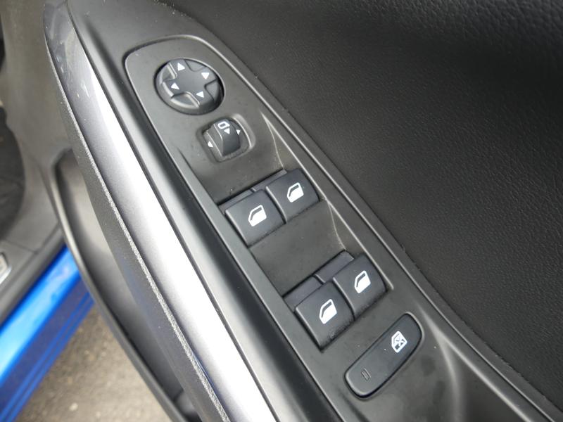 Vauxhall Grandland X Photo 30a30c68-ca74-4fad-8e54-01ed2e77d8f0.jpg
