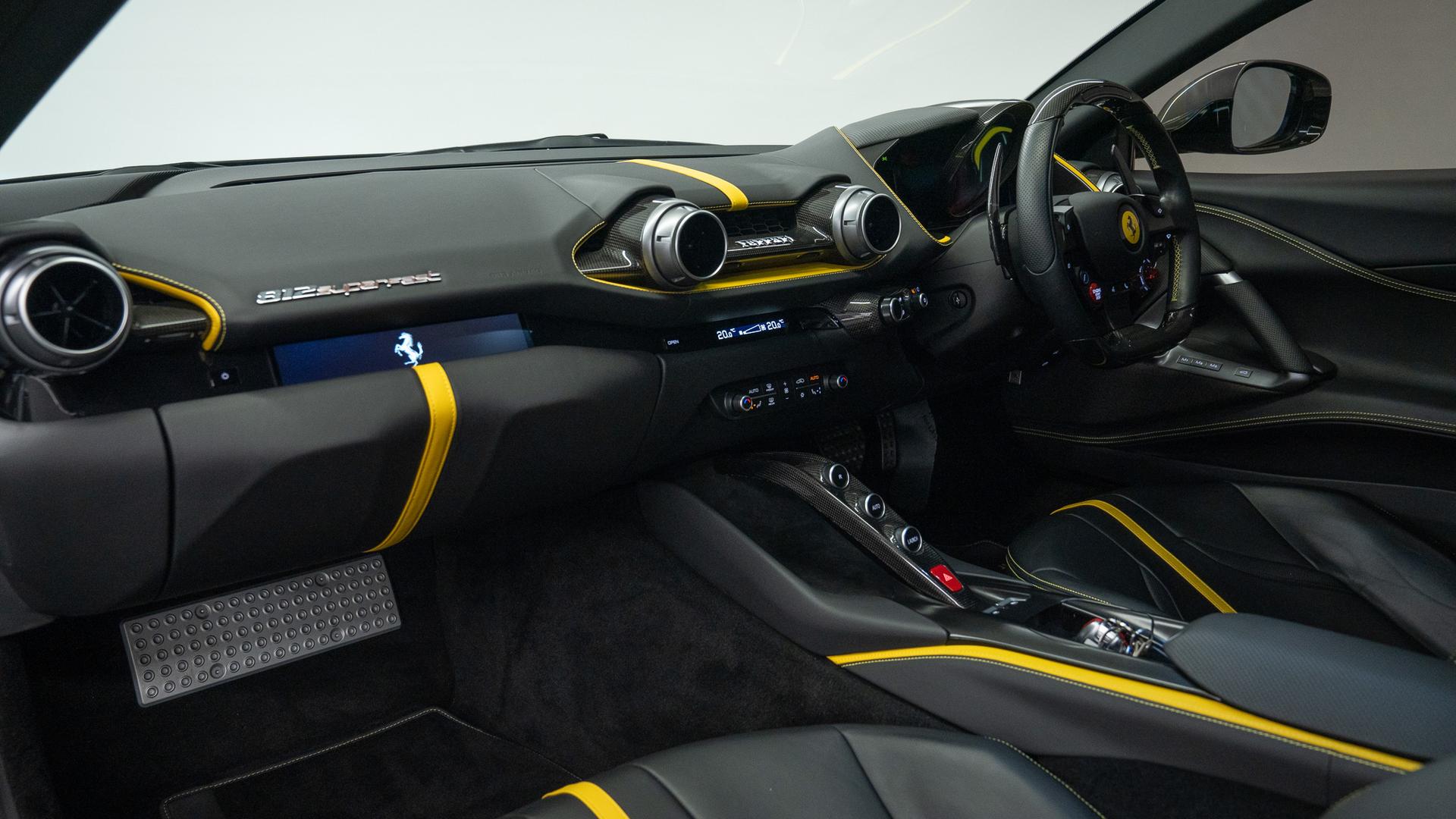 Ferrari 812 Photo 30a3cffd-7712-4230-ae18-daf503cc9614.jpg