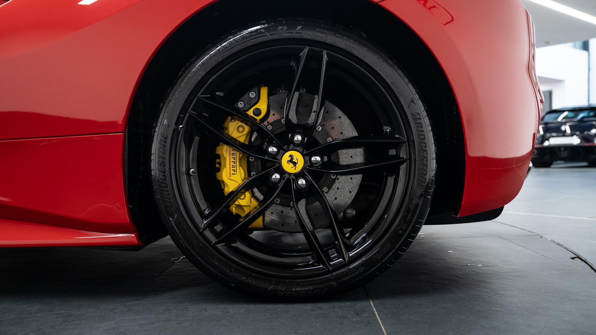 Ferrari 488 Photo 30aa65cc-2000-4b37-aa42-e33e413a8d0b.jpg
