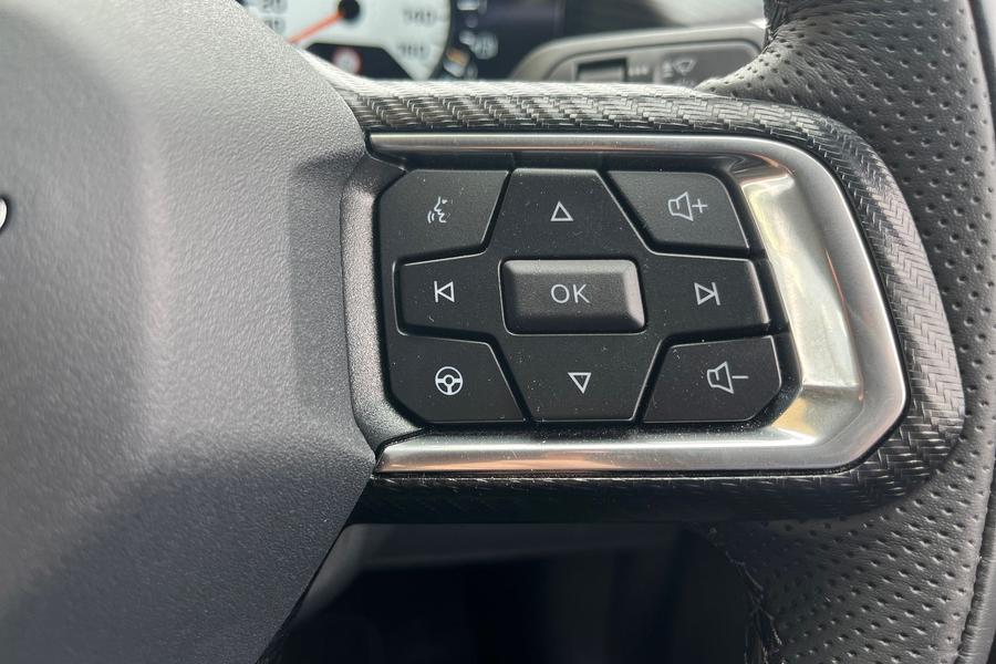 Ford MUSTANG Photo 30c1d215-6512-4fd9-84f5-d210b36ae5e4.jpg