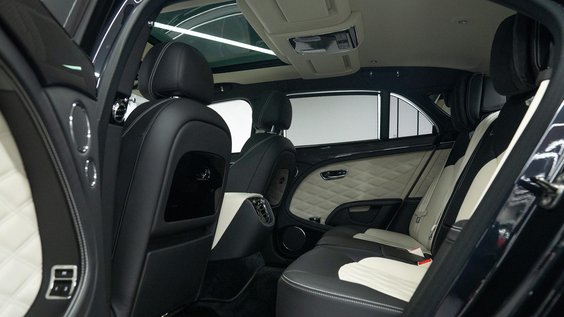 Bentley Mulsanne Photo 30c8eba5-4d52-44f1-854e-113d62a323b2.jpg