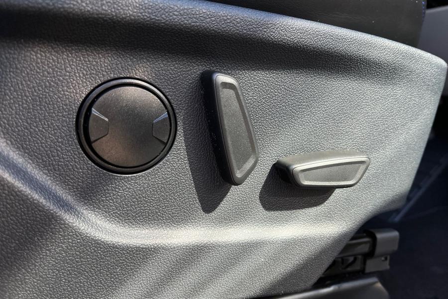 Ford TRANSIT CUSTOM Photo 30ce21ac-f005-47a4-91c7-07f84d3e7002.jpg