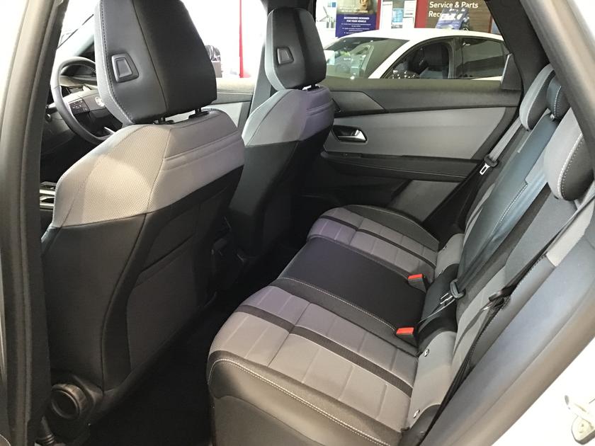 Vauxhall Grandland Photo 30da99ce-9590-4e8c-8312-35b89bcdb57e.jpg