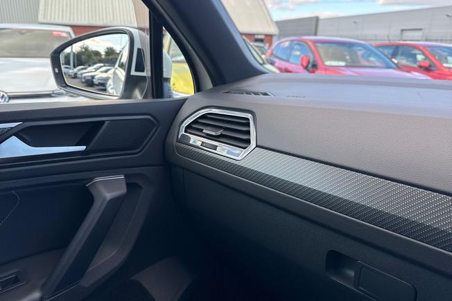 VOLKSWAGEN Tiguan Photo 37