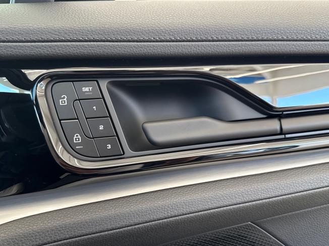 PORSCHE Panamera Photo 37