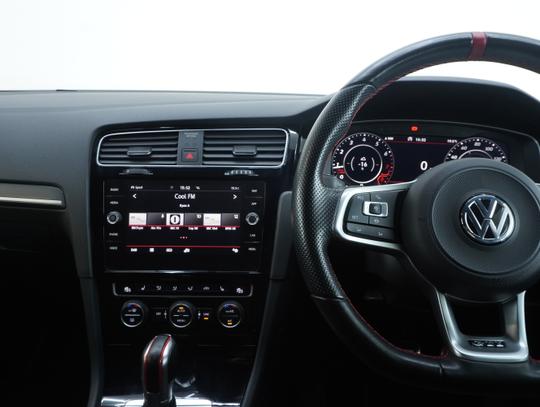 Volkswagen Golf Photo 3101efb7-af34-4458-aa3b-9e90510e8a15.jpg