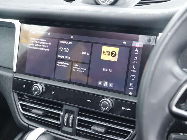 PORSCHE Macan Photo 36