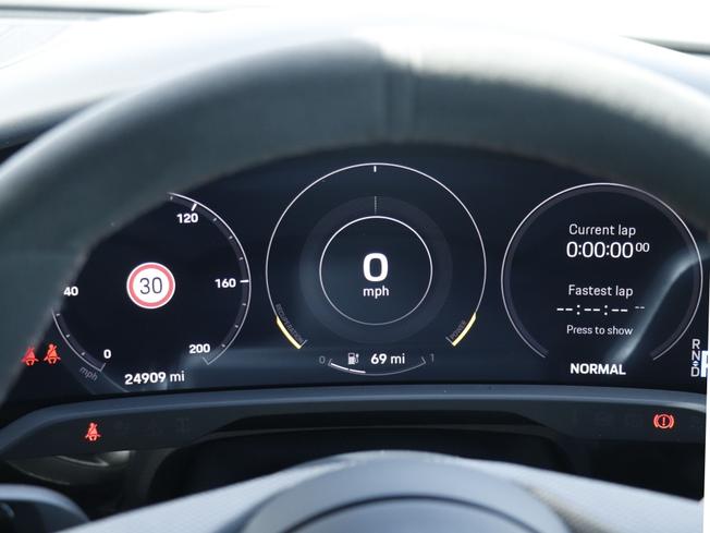 PORSCHE Taycan Photo 36
