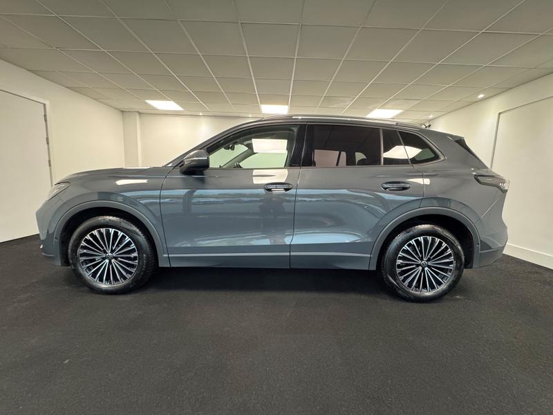 Volkswagen Tiguan Photo 31208408-61e6-444c-bf90-ab6ae6058735.jpg
