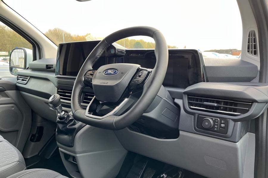 Ford TRANSIT CUSTOM Photo 3134d8e2-3102-4d7d-b571-e752396eb986.jpg