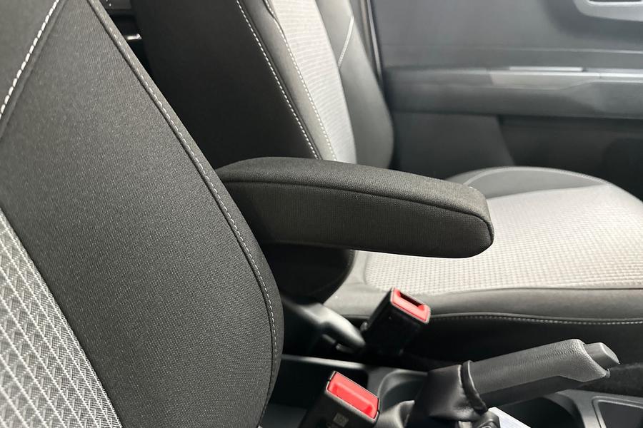 Ford TRANSIT COURIER Photo 314639e7-49fa-4246-a517-92b7803cbdd7.jpg