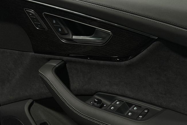 AUDI  Q7 Photo 23