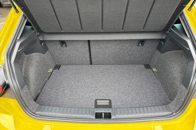 SEAT Ibiza Photo 12