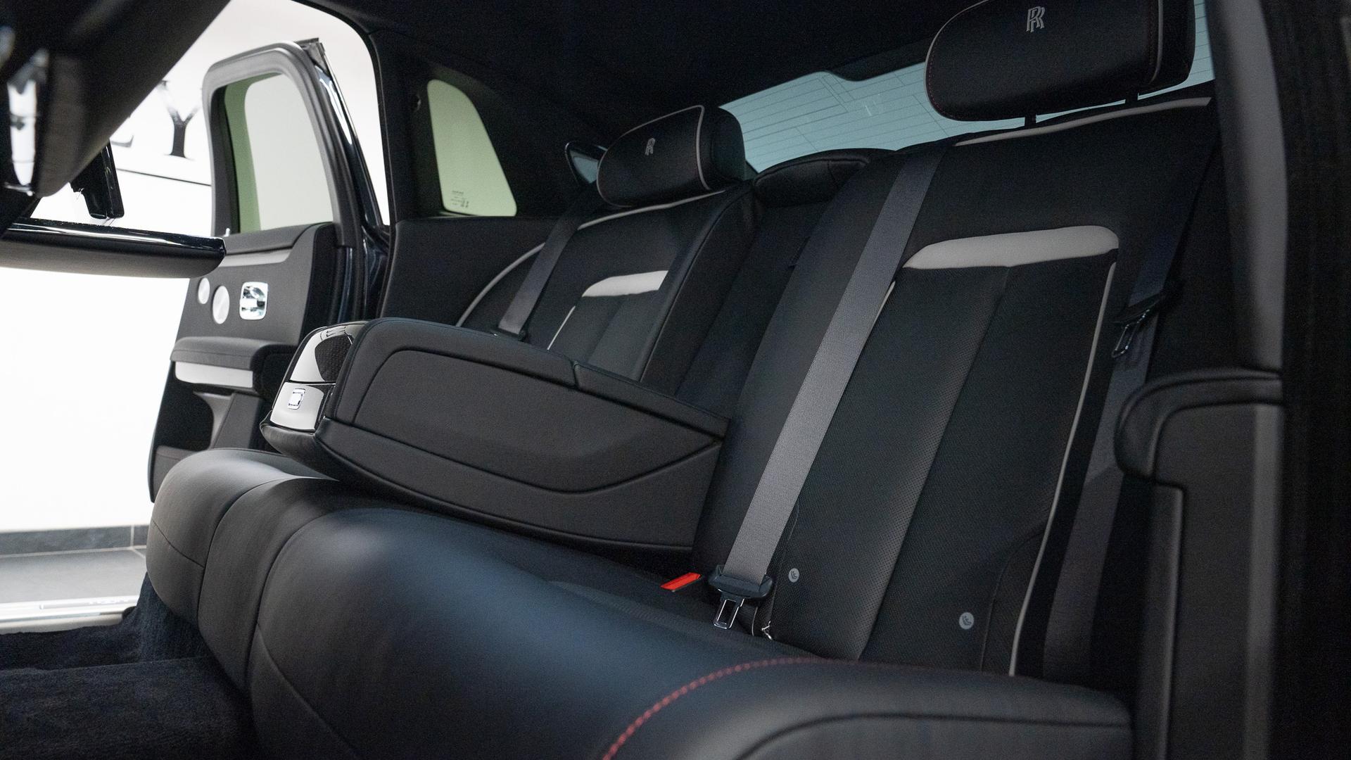 Rolls-Royce Ghost Photo 31600bd6-57ca-415a-911d-c381d617059e.jpg