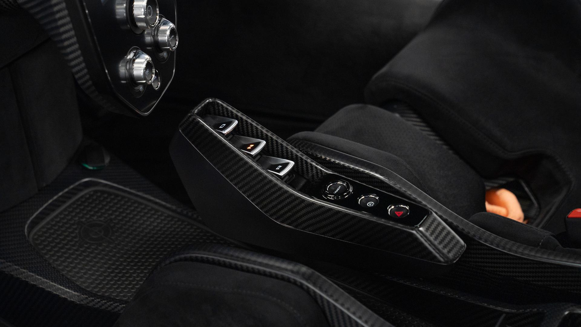 McLaren Senna Photo 3162b925-57cc-4c68-89f8-ea7597f70fa0.jpg