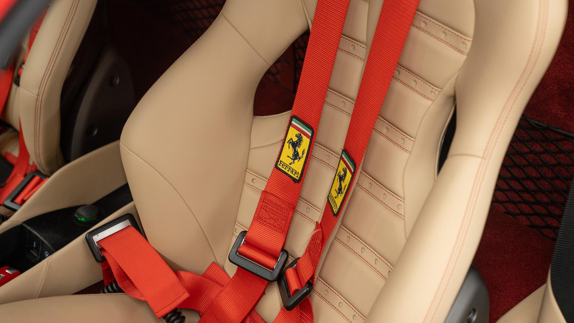 Ferrari 488 Photo 316d09c3-c92b-4bd2-bf8a-dfabf776f2a7.jpg