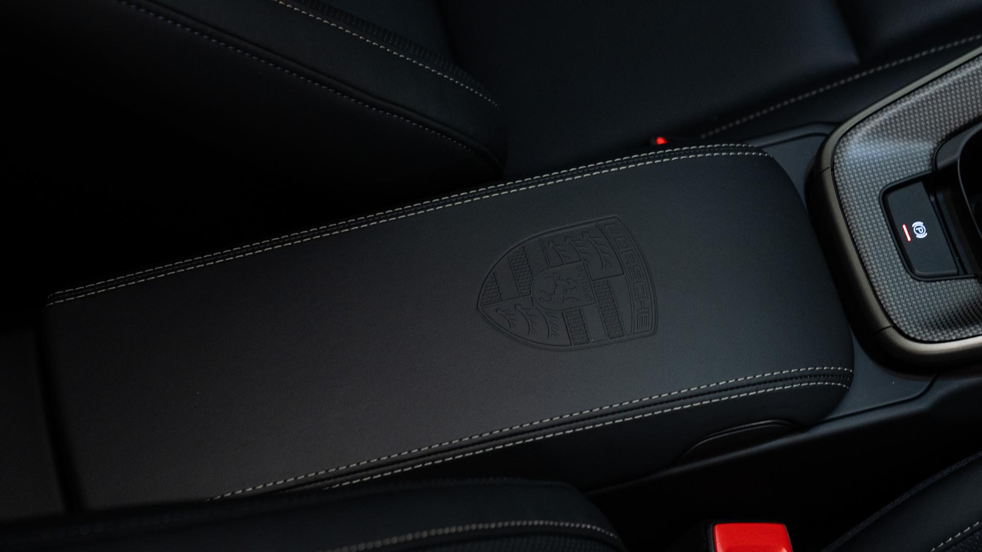 Porsche 911 Photo 317336b9-3122-437a-abdd-1eb821ab9483.jpg