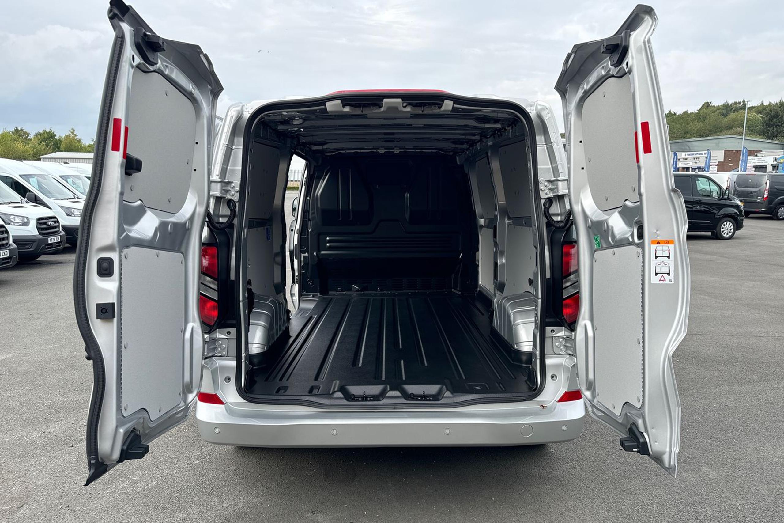 Ford TRANSIT CUSTOM Photo 6
