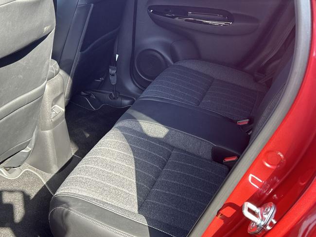 Honda Jazz Photo 317a757d-c24a-490b-ad55-4f3647d696f6.jpg