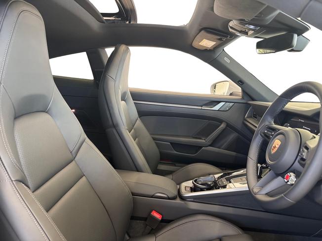 PORSCHE 911 Photo 11