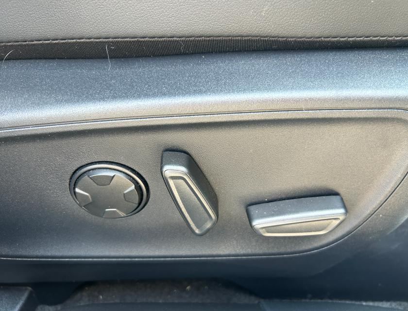 Ford Kuga Photo 318fa1d8-79ac-47ab-818d-04b556cfbe4b.jpg