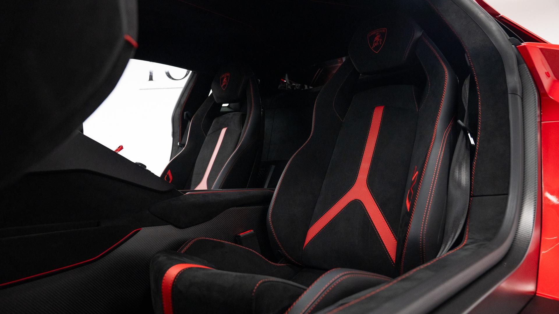 LAMBORGHINI Aventador Photo 319a015a-440f-4a5d-aebe-c526c4595af9.jpg