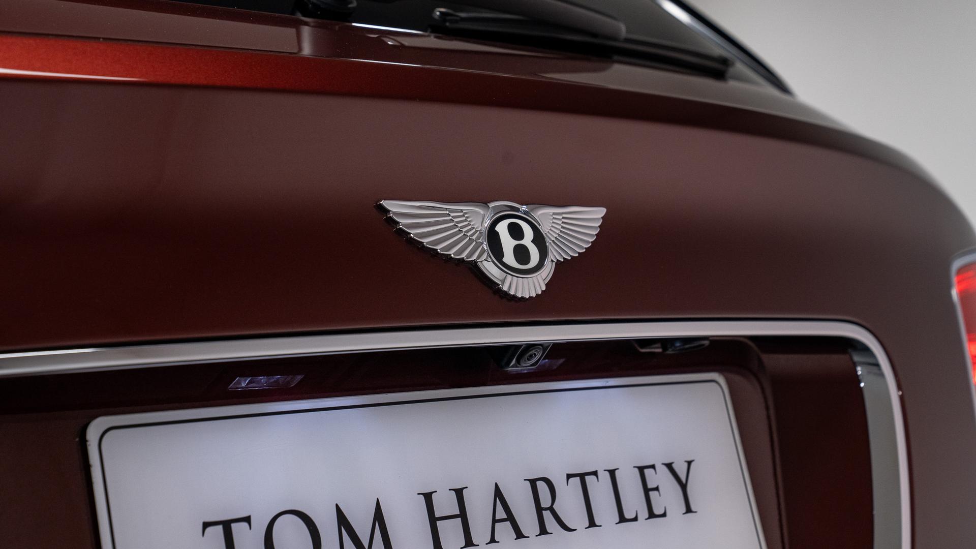 Bentley Bentayga Photo 319a370a-1a2c-44c4-9345-8089baf09646.jpg