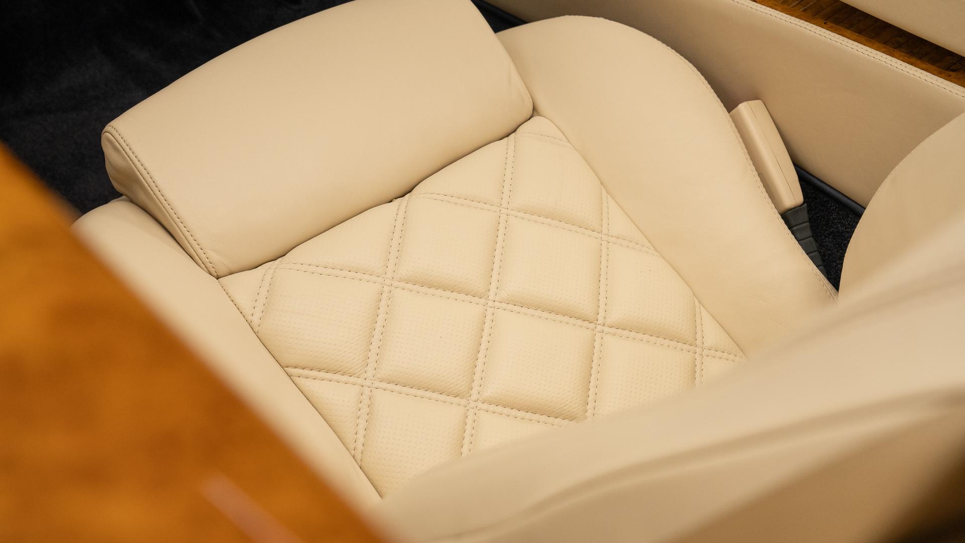 Bentley Azure T Photo 31b0f76a-b90d-4c99-bf2f-69913714f8f8.jpg