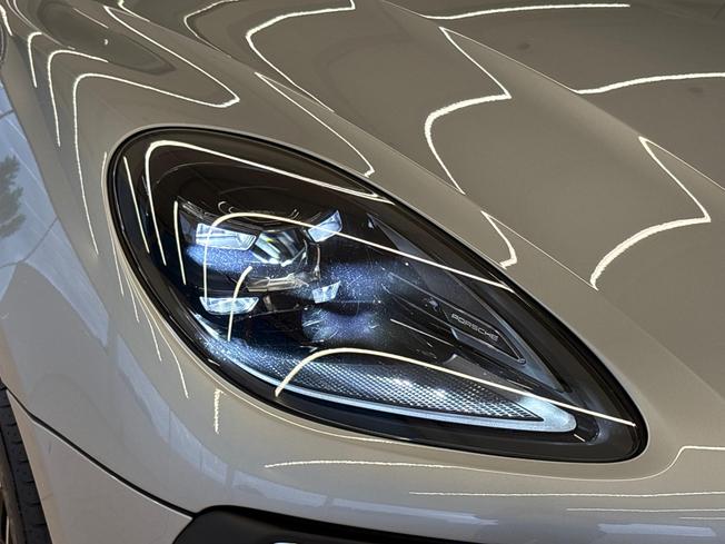 PORSCHE Macan Photo 21