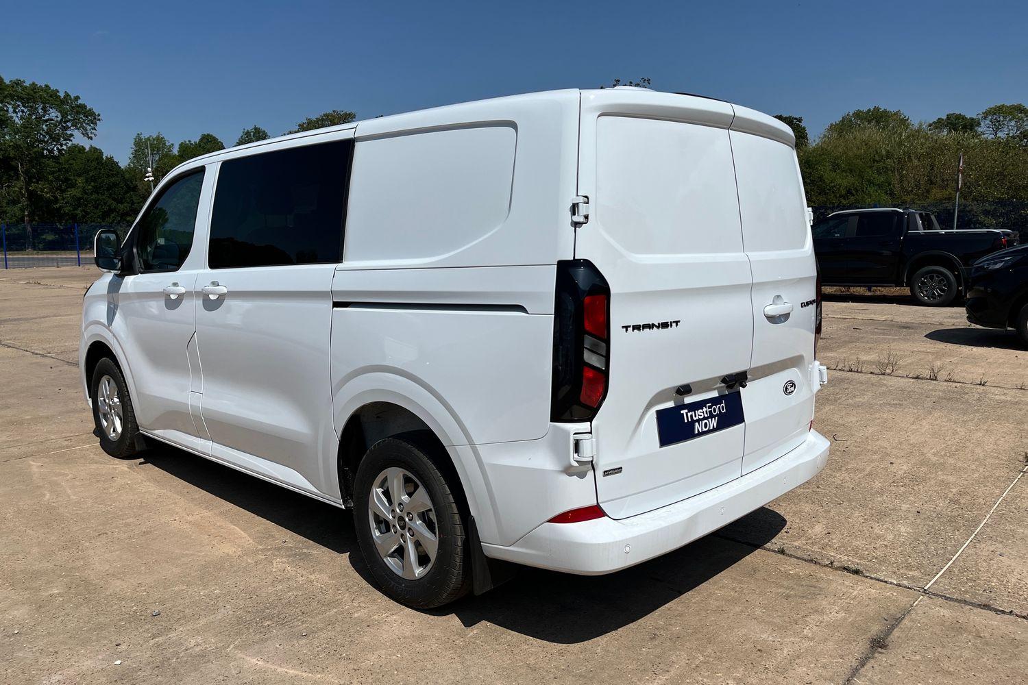 Ford Transit Custom Photo 1