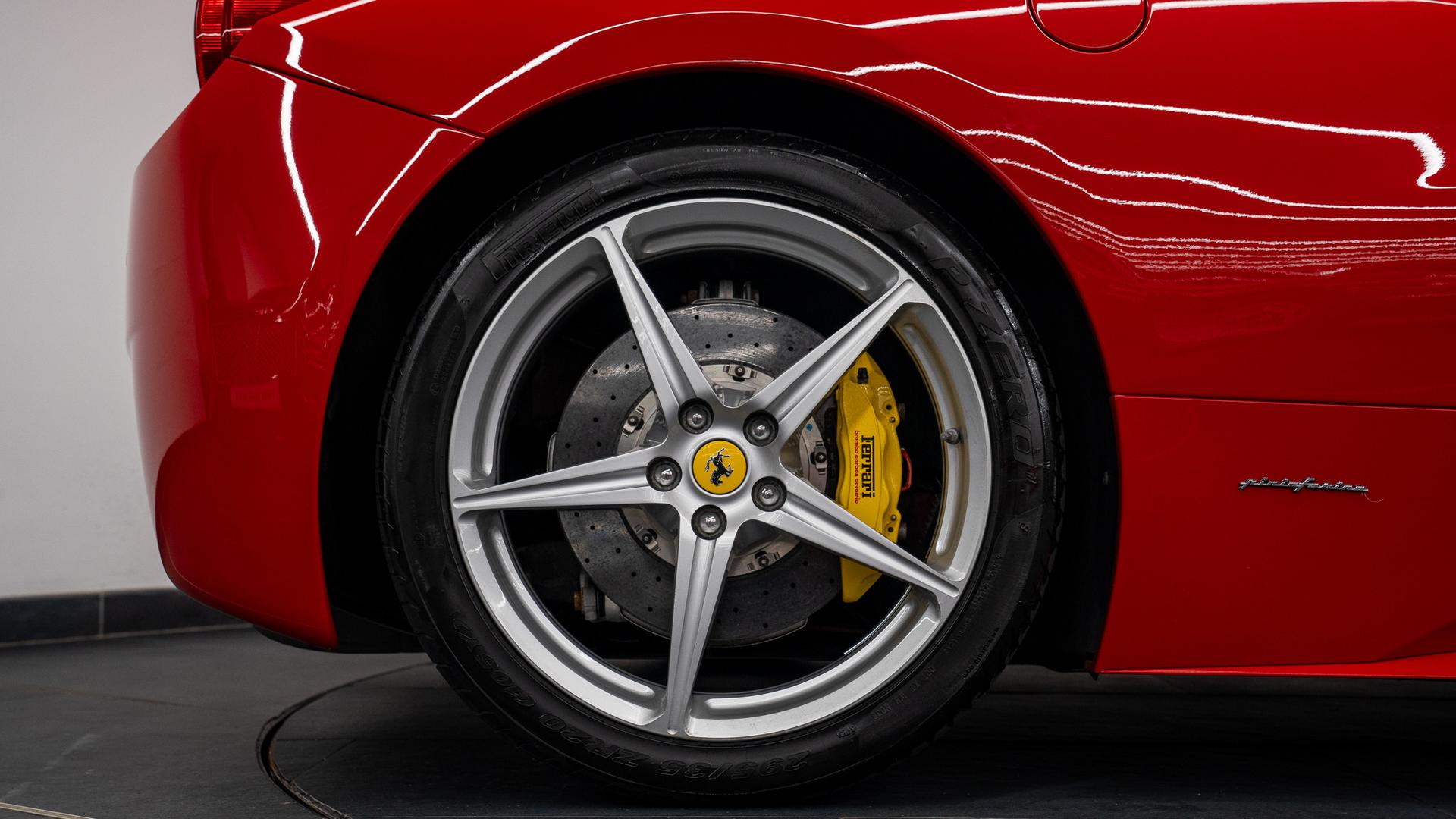 Ferrari 458 Photo 31cee2f8-2db2-4216-93ab-b25bef95e2aa.jpg