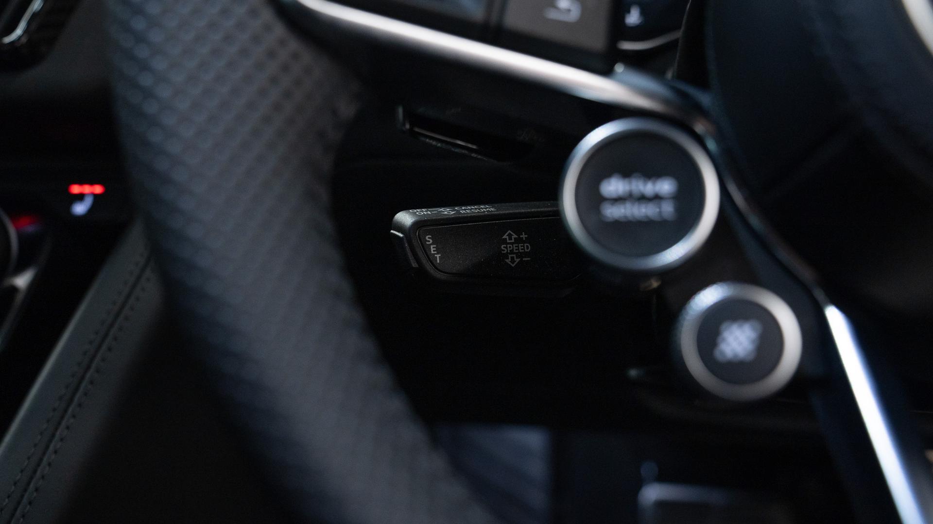 Audi R8 Photo 31d899e0-85b6-4c59-9c55-4bf9ff05da9c.jpg
