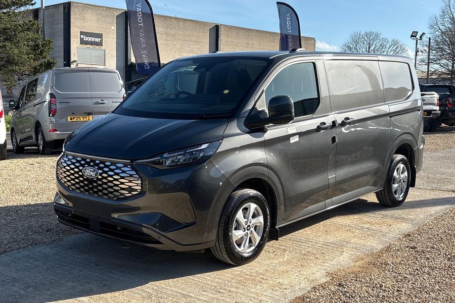 Ford E-TRANSIT CUSTOM Photo 31d9d869-f716-4ad9-984d-94926ff104d6.jpg