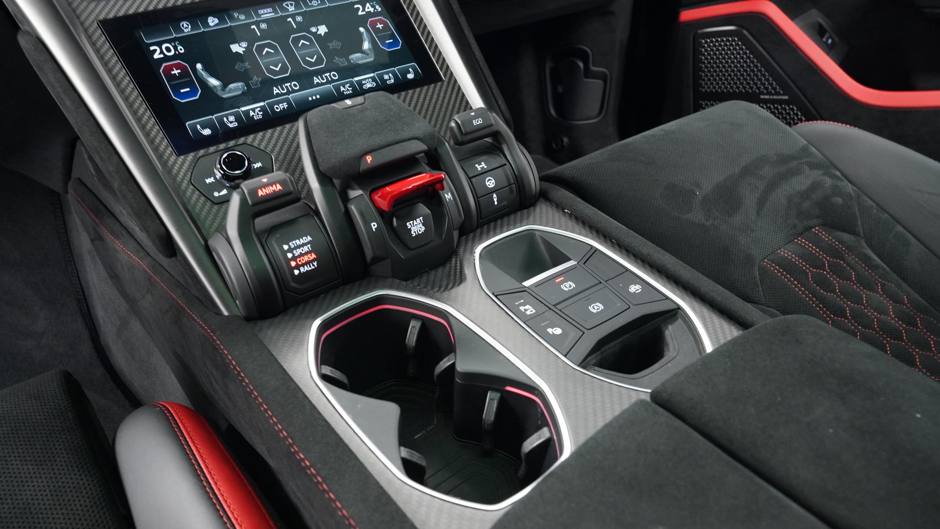 LAMBORGHINI Urus Photo 31f1dead-fc83-40ac-91d4-626b9082d8d9.jpg