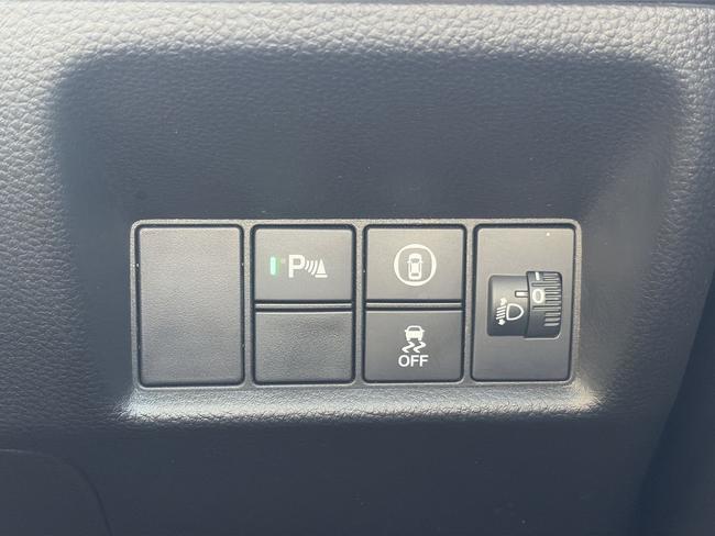 Honda Jazz Photo 31f918af-53bc-4020-8d86-adb7ed3c3066.jpg