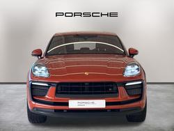 PORSCHE Macan Photo 2