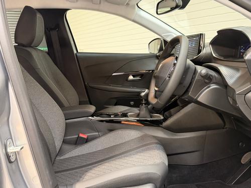 Peugeot 208 Photo 32080627-6335-42dd-9648-7c8a736a063b.jpeg