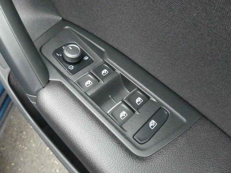 Volkswagen Tiguan Photo 321aa854-d410-4986-8b2c-f5ca36cb9bb4.jpg