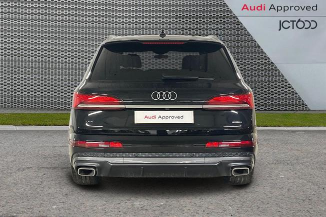 AUDI Q7 Photo 8