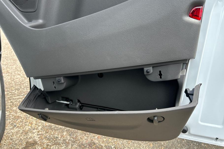 Used Ford E-TRANSIT ETRANSITTREND10 26