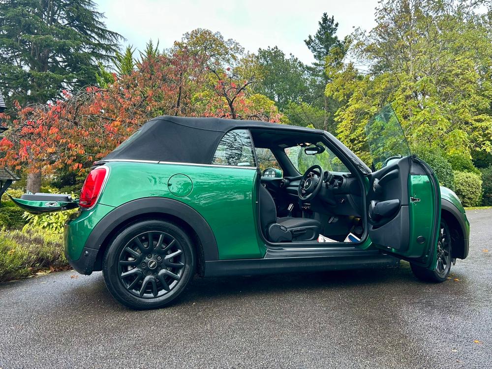Used MINI Convertible GJ21ULV 13
