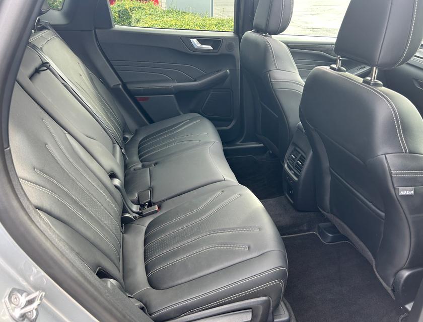 Ford Kuga Photo 325482ef-7d8b-440a-99bb-3055e3fb0b2d.jpg