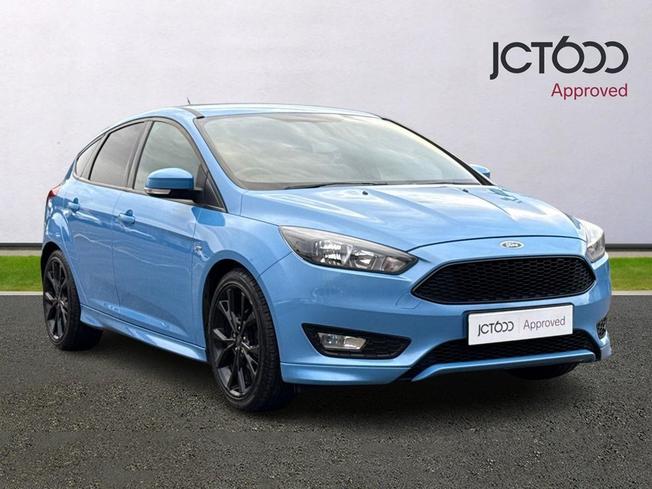 FORD Focus Photo 1