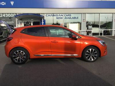 Renault Clio Photo 1