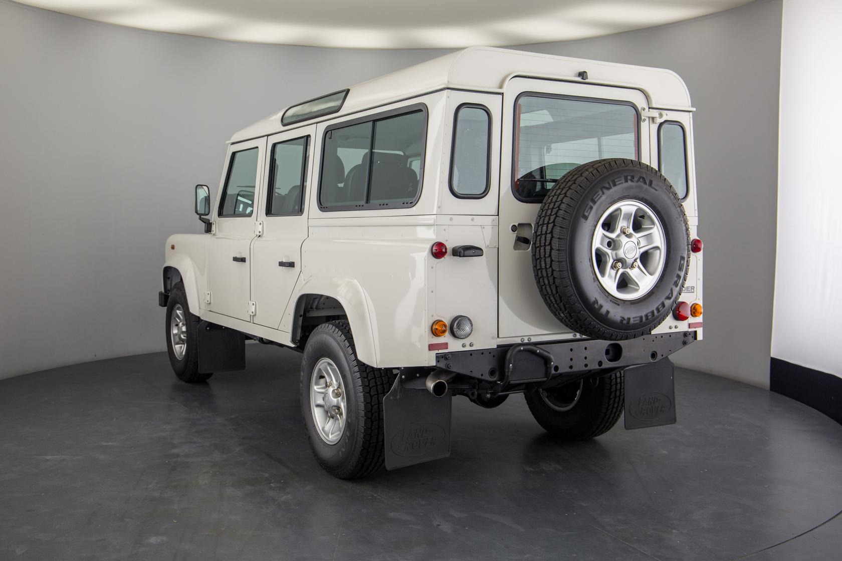 Used Land Rover Defender 110 LN58KRF 33